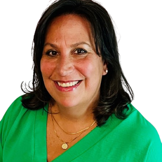 Headshot of Alison Brewer