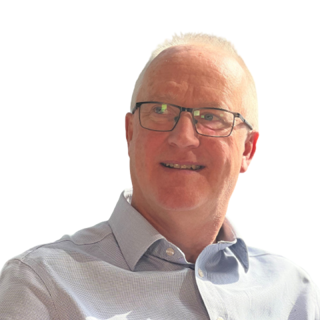 Headshot of Andrew Duxbury