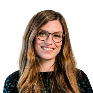 Headshot of Laura Quartly